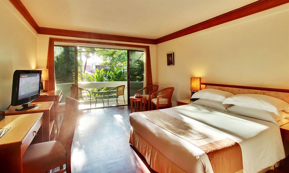 Safari Beach Hotel - SHA Extra Plus Patong Exterior foto