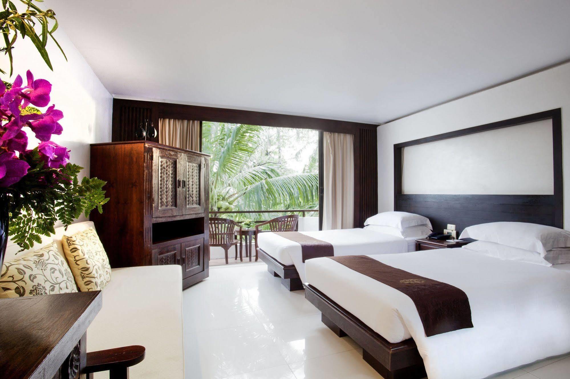 Safari Beach Hotel - SHA Extra Plus Patong Exterior foto