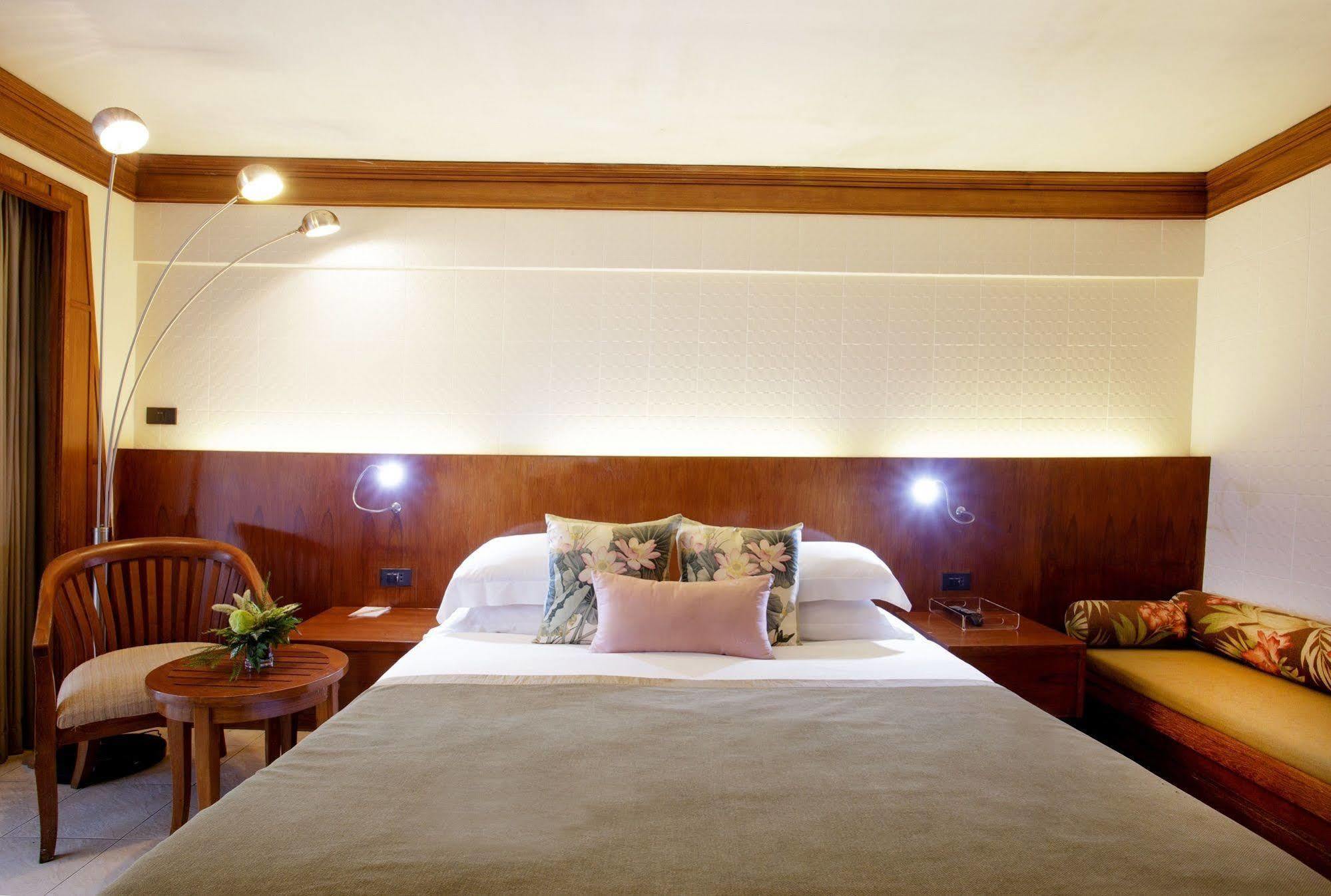 Safari Beach Hotel - SHA Extra Plus Patong Exterior foto